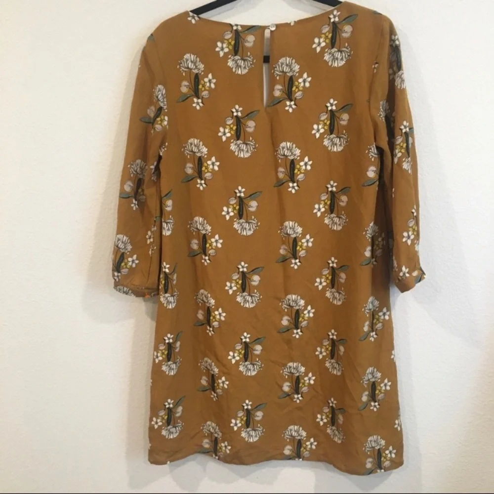 Amour Vert 100% silk dress size medium mustard gold mini with floral design - Picture 4 of 10